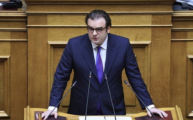 Κ-Πιερρακάκης:-Η-Κρήτη-συνεισφέρει-5%-στο-ΑΕΠ-της-Ελλάδας-–-Τουριστικά-έσοδα-αυξημένα-στα-2,4-δισ.-ευρώ