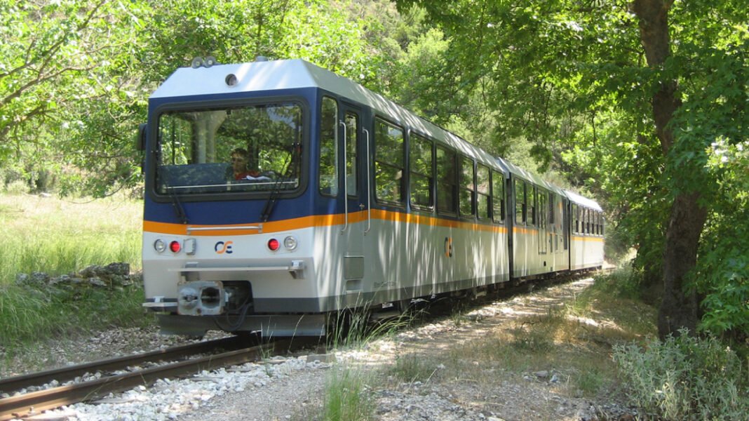 Σταματά προσωρινά ο Οδοντωτός λόγω πτώσεων βράχων Σταματά-προσωρινά-ο-Οδοντωτός-λόγω-πτώσεων-βράχων
