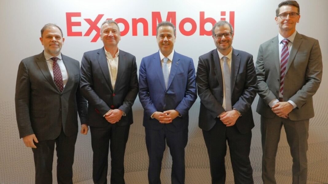 Συνάντηση Παπασταύρου με ExxonMobil: Σε τροχιά υλοποίησης η γεώτρηση στο Ιόνιο το 2027