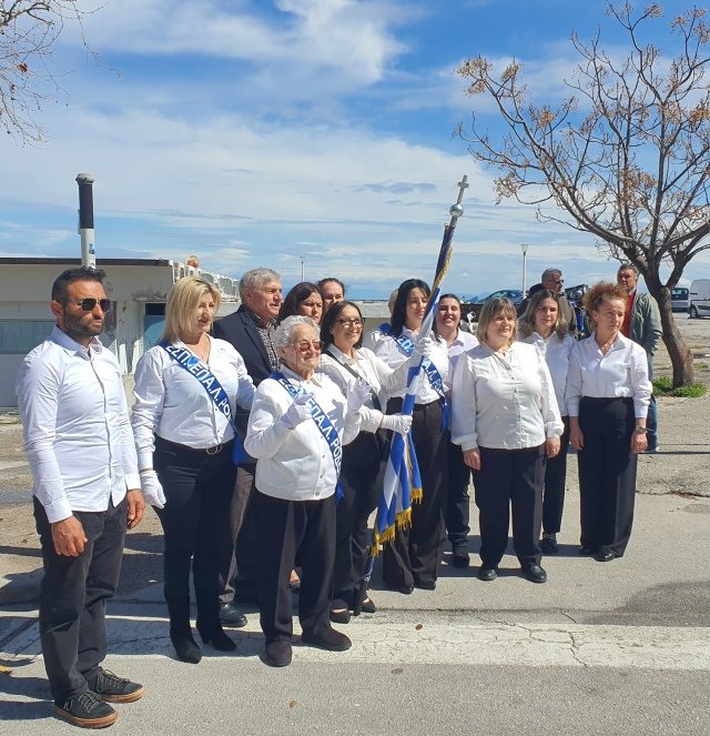 Ρόδος:-82χρονη-μαθήτρια-ΕΠΑΛ-παρέλασε-για-την-25η-Μαρτίου-και-καταχειροκροτήθηκε
