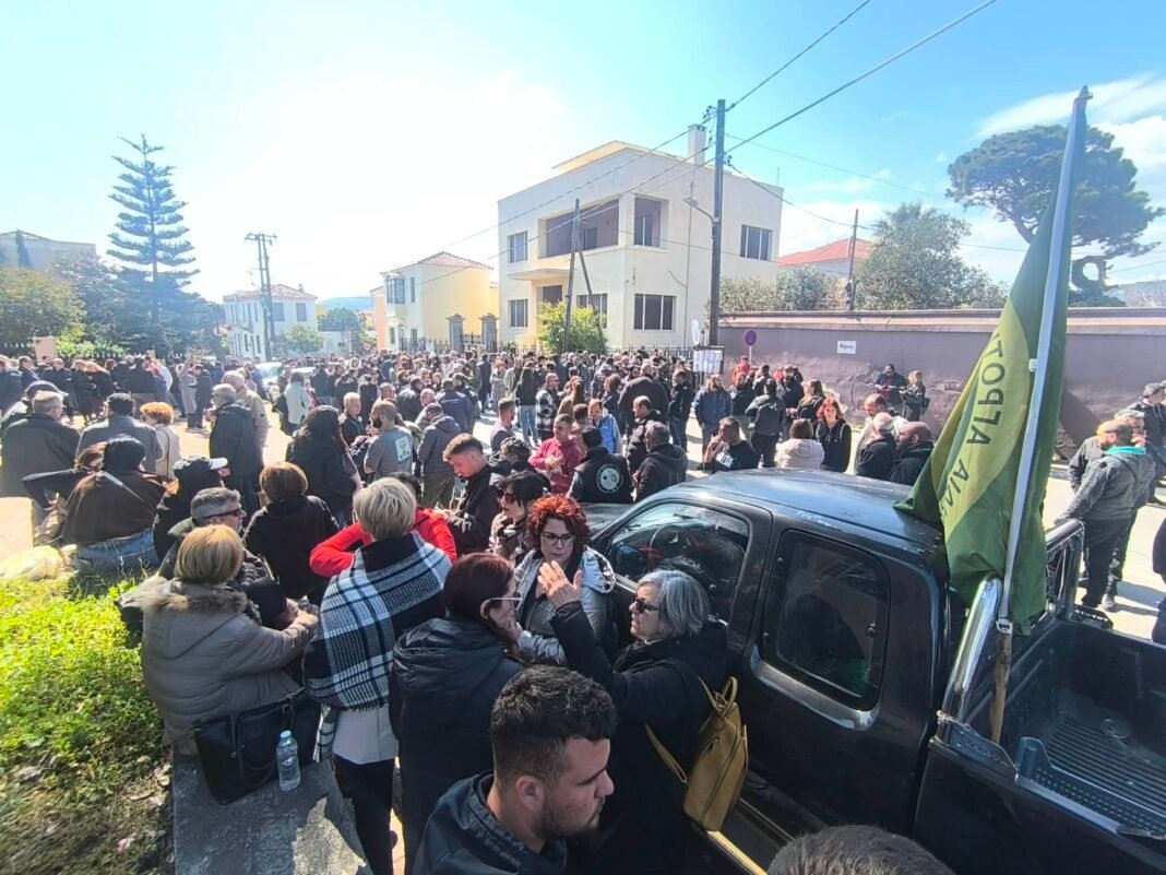 Συνάντηση-Τσιάρα-με-κτηνοτρόφους-της-Λέσβου-για-αφθώδη-πυρετό:-Αποζημίωση-για-το-γάλα-που-παράγεται-από-τη-στιγμή-εφαρμογής-των-μέτρων