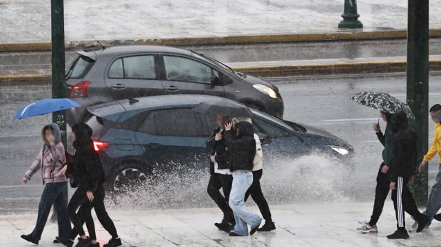 Βροχές, καταιγίδες και αφρικανική σκόνη την Τετάρτη: Χάρτες με τις περιοχές που θα επηρεαστούν από τα έντονα φαινόμενα Βροχές,-καταιγίδες-και-αφρικανική-σκόνη-την-Τετάρτη:-Χάρτες-με-τις-περιοχές-που-θα-επηρεαστούν-από-τα-έντονα-φαινόμενα