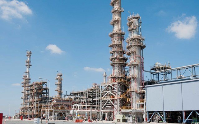 Αμπού-Ντάμπι:-Ένας-νεκρός-από-συντρίμμια-αναχαιτισμένου-βλήματος-που-έπεσαν-σε-εγκαταστάσεις-φυσικού-αερίου