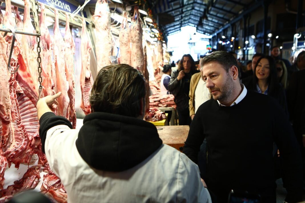 Ανδρουλάκης-από-τη-Βαρβάκειο-Αγορά:-Το-πασχαλινό-τραπέζι-είναι-και-φέτος-πιο-ακριβό-απ’-ό,τι-πέρυσι