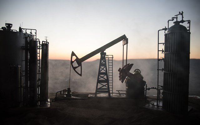 Το-ράλι-στις-τιμές-πετρελαίου-δεν-αντισταθμίζει-τις-ζημιές-της-exxon-και-της-chevron-λόγω-του-πολέμου