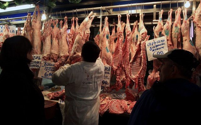 Αυξημένη-η-κίνηση-για-τα-τελευταία-ψώνια-σε-Βαρβάκειο-και-Καπάνι