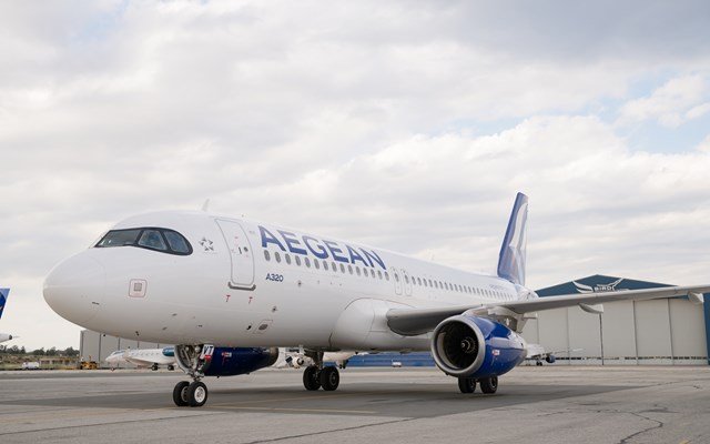 Με ειδική πτήση της AEGEAN έφτασε το Άγιο Φως στην Κύπρο από τα Ιεροσόλυμα Με-ειδική-πτήση-της-aegean-έφτασε-το-Άγιο-Φως-στην-Κύπρο-από-τα-Ιεροσόλυμα