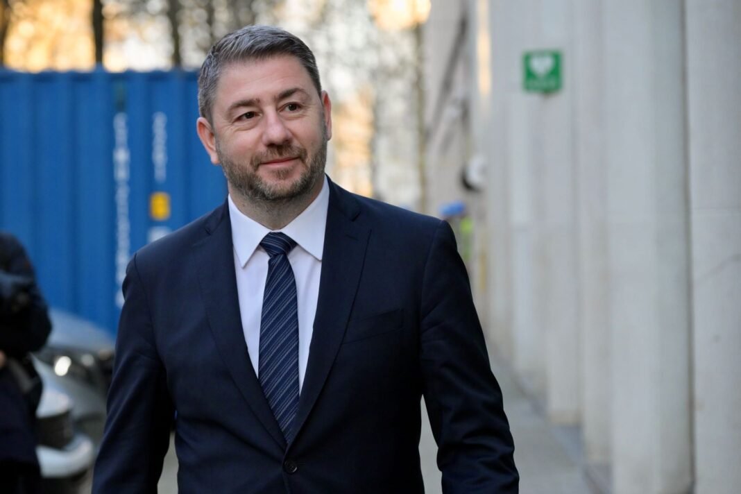 Νίκος Ανδρουλάκης: «Χριστός Ανέστη, υγεία και ευτυχία σε όλους» – Η φωτογραφία με τον γιο του και το αυγό «ΠΑΣΟΚ» Νίκος-Ανδρουλάκης:-«Χριστός-Ανέστη,-υγεία-και-ευτυχία-σε-όλους»-–-Η-φωτογραφία-με-τον-γιο-του-και-το-αυγό-«ΠΑΣΟΚ»