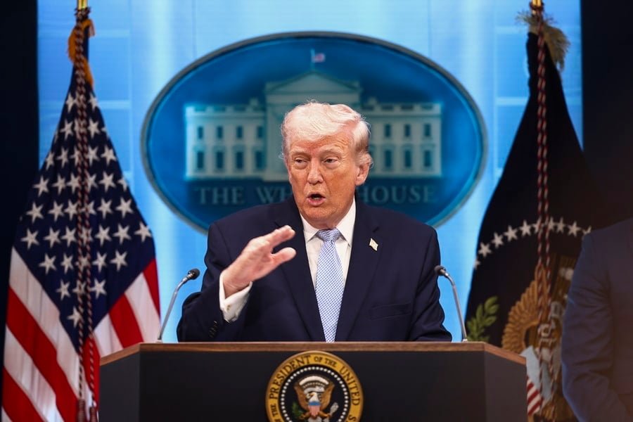 trump-orders-us-navy-blockade-of-strait-of-hormuz-as-talks-fail