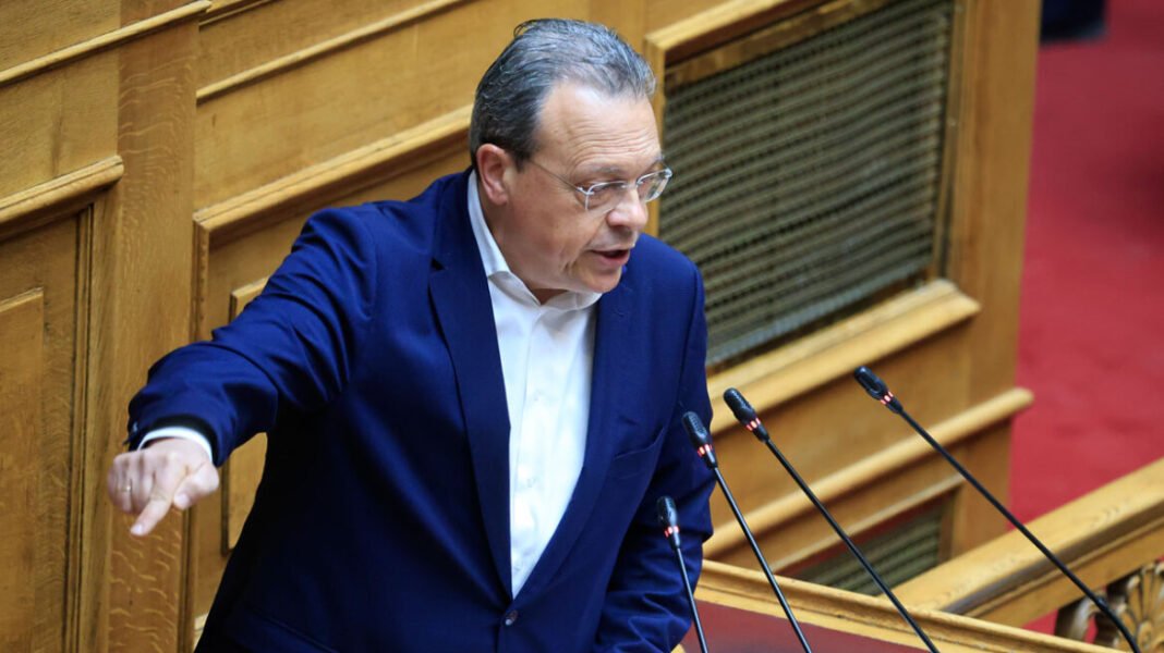 Φάμελλος: «Παραιτηθείτε για να ανασάνει η χώρα» – Ζητά πρόταση δυσπιστίας και αποπομπή Λαζαρίδη Φάμελλος: «Παραιτηθείτε για να ανασάνει η χώρα» – Ζητά πρόταση δυσπιστίας και αποπομπή Λαζαρίδη