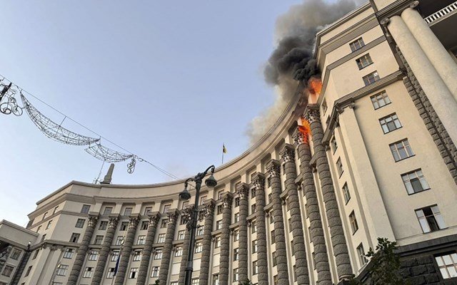 Ουκρανία:-Έξι-οι-νεκροί,-8-τραυματίες-παραμένουν-στο-νοσοκομείο-μετά-την-επίθεση-με-πυροβολισμούς-στο-Κίεβο