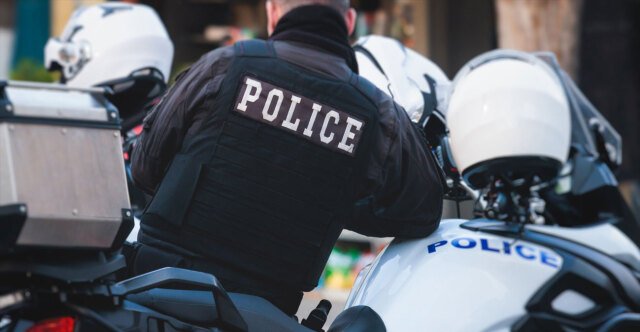 Νέα απάτη στον Βόλο: Συνελήφθη 23χρονος που άρπαξε 50.000 ευρώ πείθοντας το θύμα του ότι κινδυνεύει με ηλεκτροπληξία Νέα-απάτη-στον-Βόλο:-Συνελήφθη-23χρονος-που-άρπαξε-50.000-ευρώ-πείθοντας-το-θύμα-του-ότι-κινδυνεύει-με-ηλεκτροπληξία