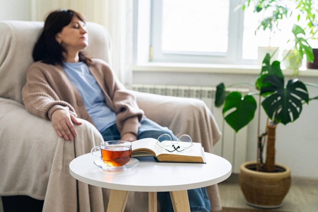 Ύπνος-στη-διάρκεια-της-ημέρας:-Πότε-και-σε-ποιους-είναι-σήμα-κινδύνου