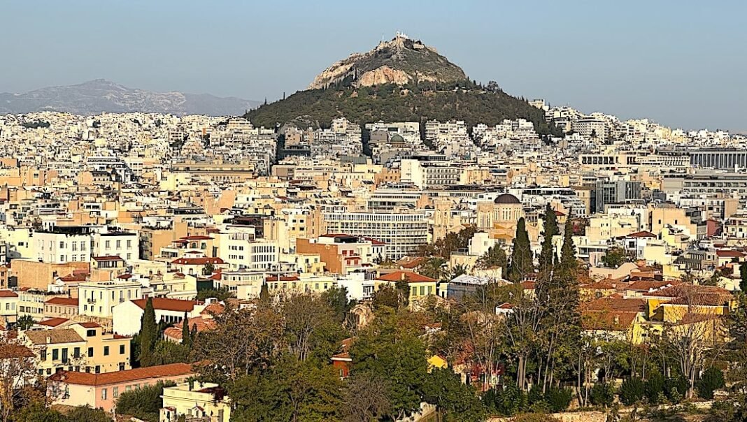 athens-mayor-proposes-hotel-bed-caps-to-combat-overtourism