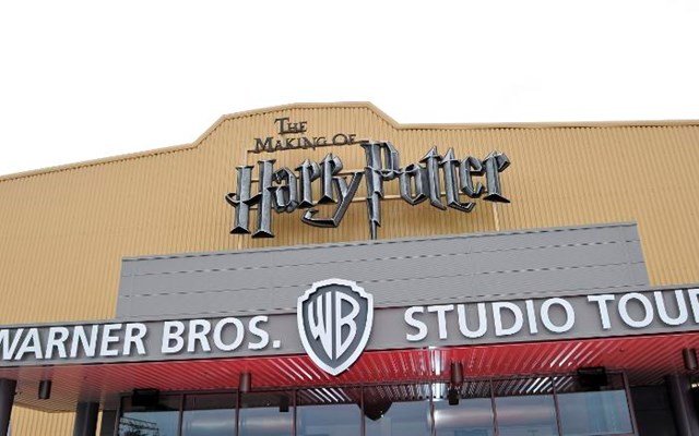 Warner Bros: “Πράσινο φως” των μετόχων για την εξαγορά της από την Paramount Skydance warner-bros:-“Πράσινο-φως”-των-μετόχων-για-την-εξαγορά-της-από-την-paramount-skydance