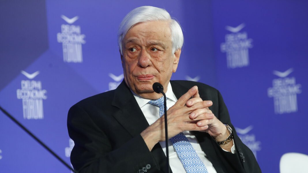 Παυλόπουλος-στο-Φόρουμ-των-Δελφών:-Αίτια-και-συνέπειες-για-την-παρακμιακή-πορεία-του-Διεθνούς-Δικαίου