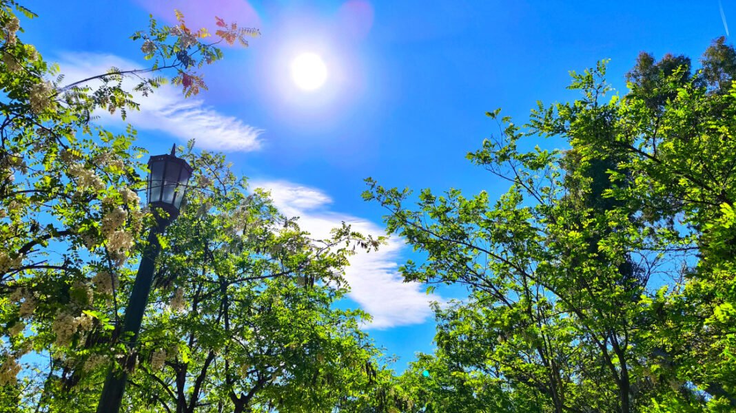 Ηλιοφάνεια και θερμοκρασία έως 27 βαθμούς σήμερα, πότε χαλάει ο καιρός Ηλιοφάνεια-και-θερμοκρασία-έως-27-βαθμούς-σήμερα,-πότε-χαλάει-ο-καιρός