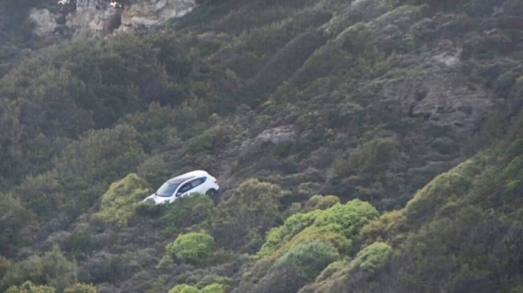 Νέες λεπτομέρειες για το θρίλερ στη Ρόδο: Πώς ο εν διαστάσει σύζυγος προσπάθησε να ρίξει στον γκρεμό μητέρα και παιδί, δόθηκε μάχη στο τιμόνι Νέες-λεπτομέρειες-για-το-θρίλερ-στη-Ρόδο:-Πώς-ο-εν-διαστάσει-σύζυγος-προσπάθησε-να-ρίξει-στον-γκρεμό-μητέρα-και-παιδί,-δόθηκε-μάχη-στο-τιμόνι