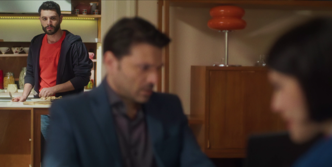 Μπαμπά,-σ-’αγαπώ:-Η-παράξενη-συμπεριφορά-του-Βίκτωρα-και-η-ζήλεια-του-Ηρακλή