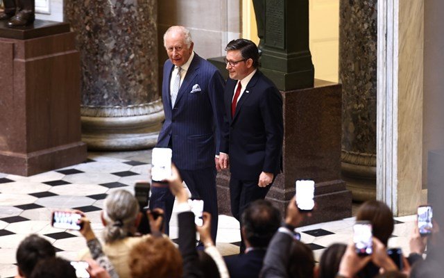 Ιστορική-ομιλία-του-βασιλιά-Καρόλου-στο-Κογκρέσο-–-“Πιο-σημαντική-από-ποτέ”-η-συνεργασία-Ευρώπης-και-Αμερικής