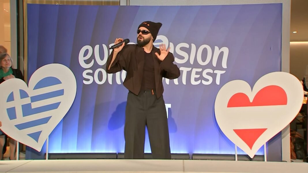 Τραγούδησε-το-«ferto»-στην-πρεσβευτική-κατοικία-της-Αυστρίας-ο-akylas-–-Δείτε-βιντεο