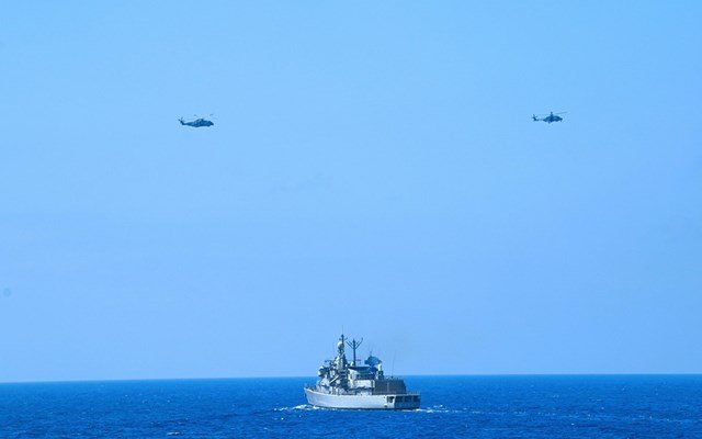 Ρεσάλτο-αμερικανών-πεζοναυτών-σε-πλοίο-μεταφοράς-εμπορευματοκιβωτίων-στην-Αραβική-Θάλασσα