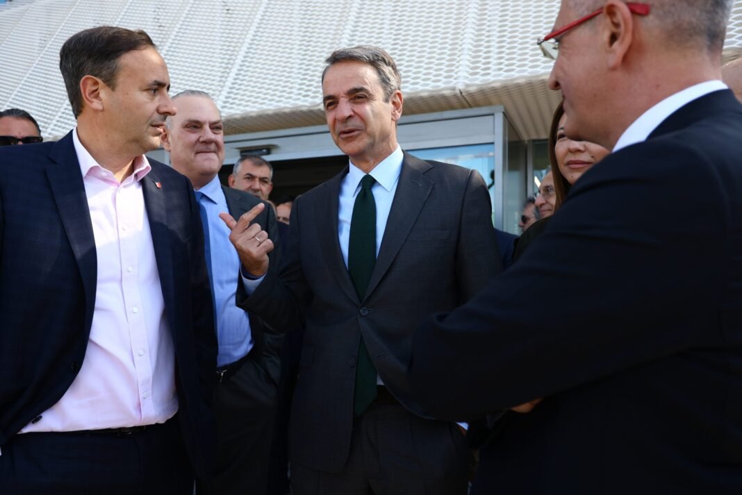 ΑΠΕΥΘΕΙΑΣ-–-Ο-χαιρετισμός-του-Κυριάκου-Μητσοτάκη-στα-εγκαίνια-του-παραρτήματος-του-Πανεπιστημίου-Λευκωσίας