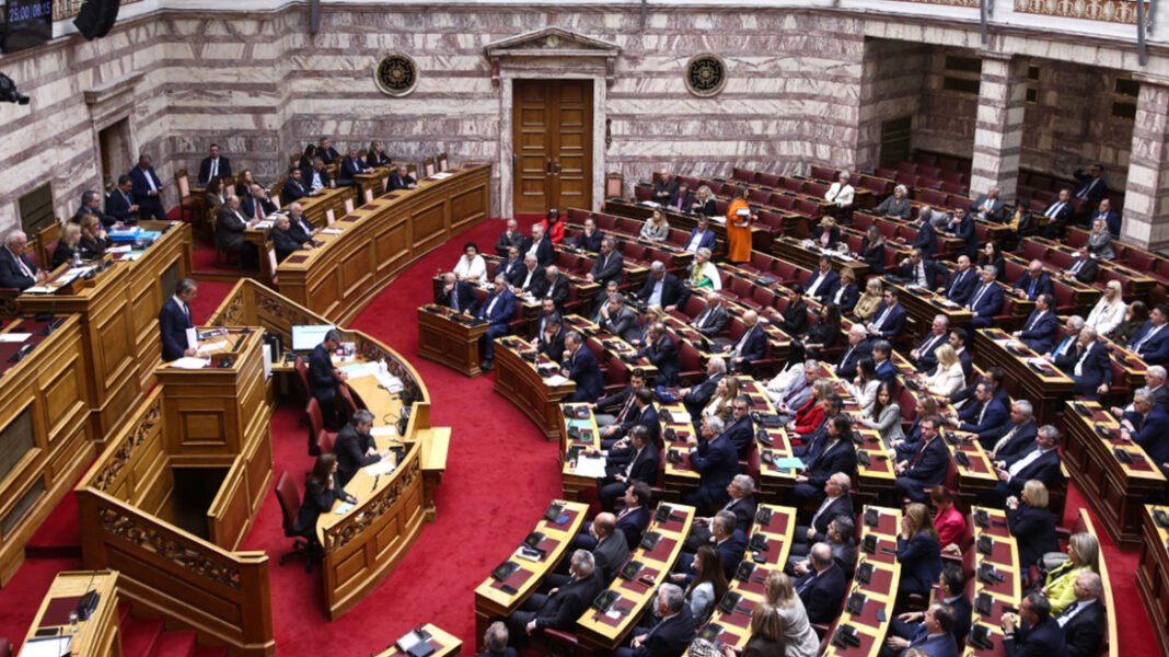 Κυβέρνηση και ΠΑΣΟΚ σε μετωπική με φόντο το «όχι» για Προανακριτική και τις επιφυλάξεις για Εξεταστική
