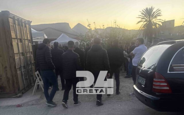 «Παιδί μου δε σε γλίτωσα»: Σπαρακτικές στιγμές στο σπίτι του 21χρονου Νικήτα στην Κρήτη «Παιδί-μου-δε-σε-γλίτωσα»:-Σπαρακτικές-στιγμές-στο-σπίτι-του-21χρονου-Νικήτα-στην-Κρήτη