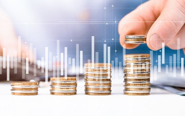 Μέση αύξηση αποδοχών 3,7% για φέτος και ενίσχυση της απασχόλησης – Τι προβλέπει το νέο μεσοπρόθεσμο Μέση-αύξηση-αποδοχών-3,7%-για-φέτος-και-ενίσχυση-της-απασχόλησης-–-Τι-προβλέπει-το-νέο-μεσοπρόθεσμο