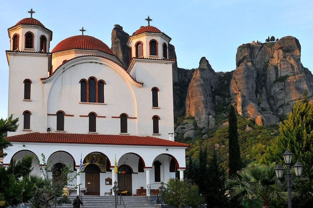 from-judaism-to-christianity:-rabbi’s-son-becomes-greek-orthodox-priest-at-meteora