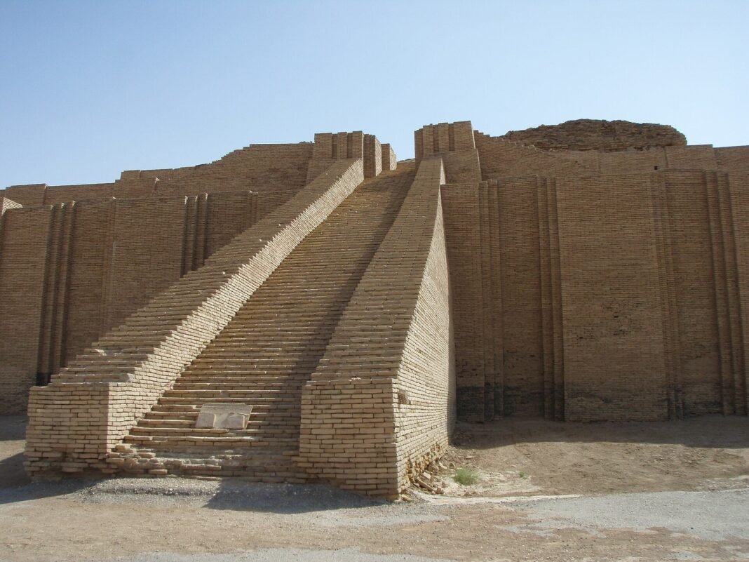 Iraq Restores Ancient Ziggurat of Ur Using Traditional Methods iraq-restores-ancient-ziggurat-of-ur-using-traditional-methods