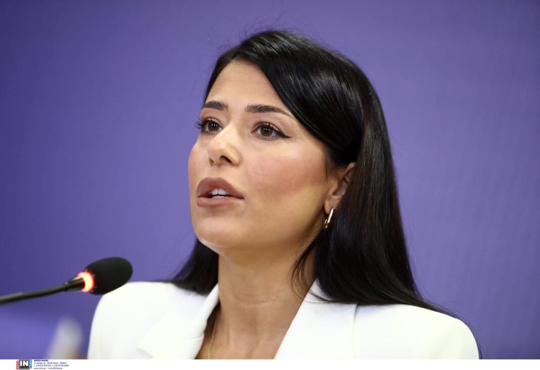 Πόθεν Έσχες: Τα εισοδήματα της Αφροδίτης Λατινοπούλου Πόθεν-Έσχες:-Τα-εισοδήματα-της-Αφροδίτης-Λατινοπούλου