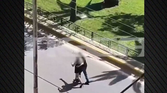 Δείτε-βίντεο:-Λίγα-λεπτά-μετά-τους-πυροβολισμούς-στην-Καλλιθέα,-η-43χρονη-εκλιπαρεί-περαστικούς-να-την-πάνε-στο-νοσοκομείο