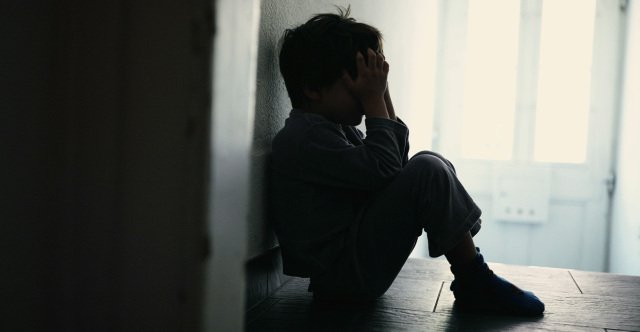 «Ανατριχιαστικό,-ζούσαν-σε-ένα-ανήλιαγο-δωμάτιο»:-Τι-λέει-ο-διευθυντής-σχολείου-που-έκανε-πρώτος-καταγγελία-για-τα-6-παιδιά-σε-διαμέρισμα-τρώγλη-στο-Περιστέρι