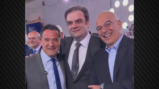 Χαμόγελα και αγκαλιές για Γεωργιάδη, Πιερρακάκη και Δένδια Χαμόγελα-και-αγκαλιές-για-Γεωργιάδη,-Πιερρακάκη-και-Δένδια