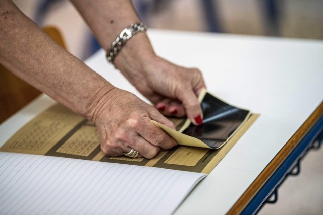 Πανελλαδικές-2026:-Πρεμιέρα-αύριο-για-τα-ΓΕΛ,-τι-πρέπει-να-έχουν-μαζί-τους-οι-υποψήφιοι,-τι-ισχύει-για-τα-κινητά