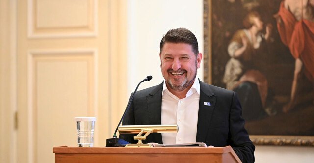 Ο Νίκος Χαρδαλιάς ευχήθηκε στους μαθητές που δίνουν Πανελλήνιες με μια φωτογραφία του από τα ’80s Ο-Νίκος-Χαρδαλιάς-ευχήθηκε-στους-μαθητές-που-δίνουν-Πανελλήνιες-με-μια-φωτογραφία-του-από-τα-’80s