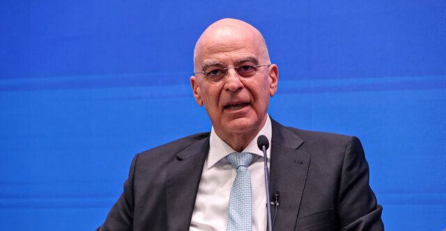 Δένδιας: Εμβληματική πράξη αντίστασης όταν πριν 85 χρόνια οι Γλέζος – Σάντας κατέβασαν τη ναζιστική σημαία από την Ακρόπολη Δένδιας:-Εμβληματική-πράξη-αντίστασης-όταν-πριν-85-χρόνια-οι-Γλέζος-–-Σάντας-κατέβασαν-τη-ναζιστική-σημαία-από-την-Ακρόπολη