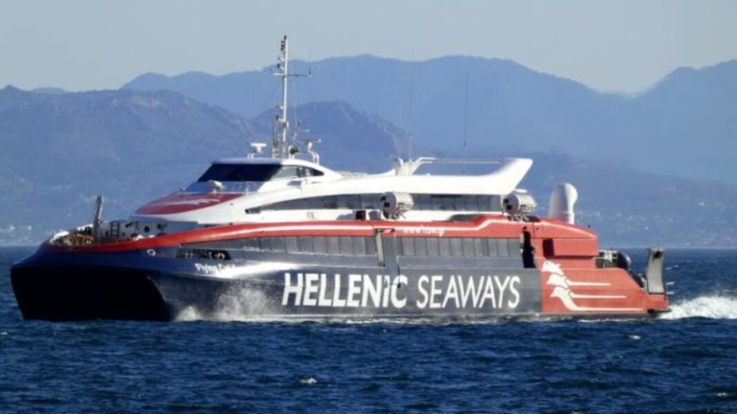 Μηχανική βλάβη στο Flying Cat 4 πριν τον απόπλου από τον Πειραιά, ταλαιπωρία για 436 επιβάτες Μηχανική-βλάβη-στο-flying-cat-4-πριν-τον-απόπλου-από-τον-Πειραιά,-ταλαιπωρία-για-436-επιβάτες