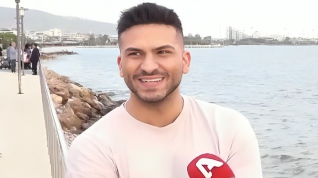 Στέλιος Λεγάκης: Μια κοπέλα ήρθε στο καμαρίνι μου και μου έγλειψε το αυτί Στέλιος-Λεγάκης:-Μια-κοπέλα-ήρθε-στο-καμαρίνι-μου-και-μου-έγλειψε-το-αυτί