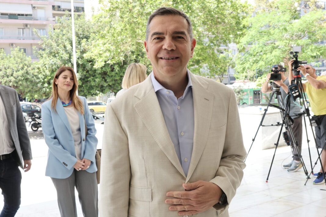 Αλέξης Τσίπρας: Οι «300+1» υπογραφές που κατατέθηκαν μαζί με την Ιδρυτική Διακήρυξη της Ελληνικής Αριστερής Συμπαράταξης (ΕΛΑΣ) στον Άρειο Πάγο Αλέξης-Τσίπρας:-Οι-«300+1»-υπογραφές-που-κατατέθηκαν-μαζί-με-την-Ιδρυτική-Διακήρυξη-της-Ελληνικής-Αριστερής-Συμπαράταξης-(ΕΛΑΣ)-στον-Άρειο-Πάγο