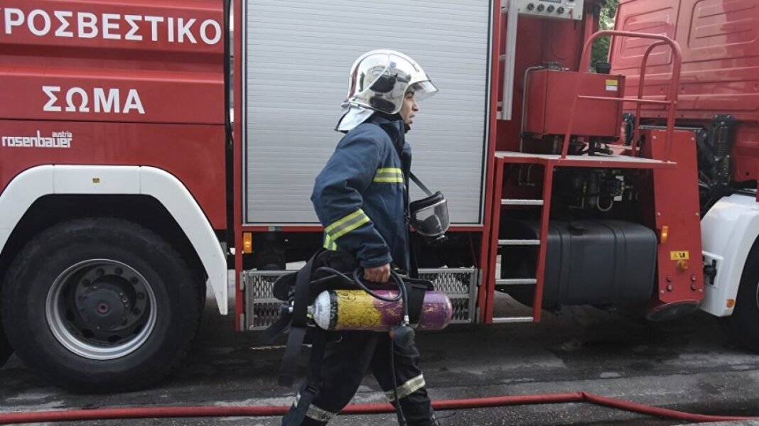 Σε εξέλιξη φωτιά κοντά στις γραμμές του Προαστιακού στον Ασπρόπυργο, διακοπή δρομολογίων Σε-εξέλιξη-φωτιά-κοντά-στις-γραμμές-του-Προαστιακού-στον-Ασπρόπυργο,-διακοπή-δρομολογίων