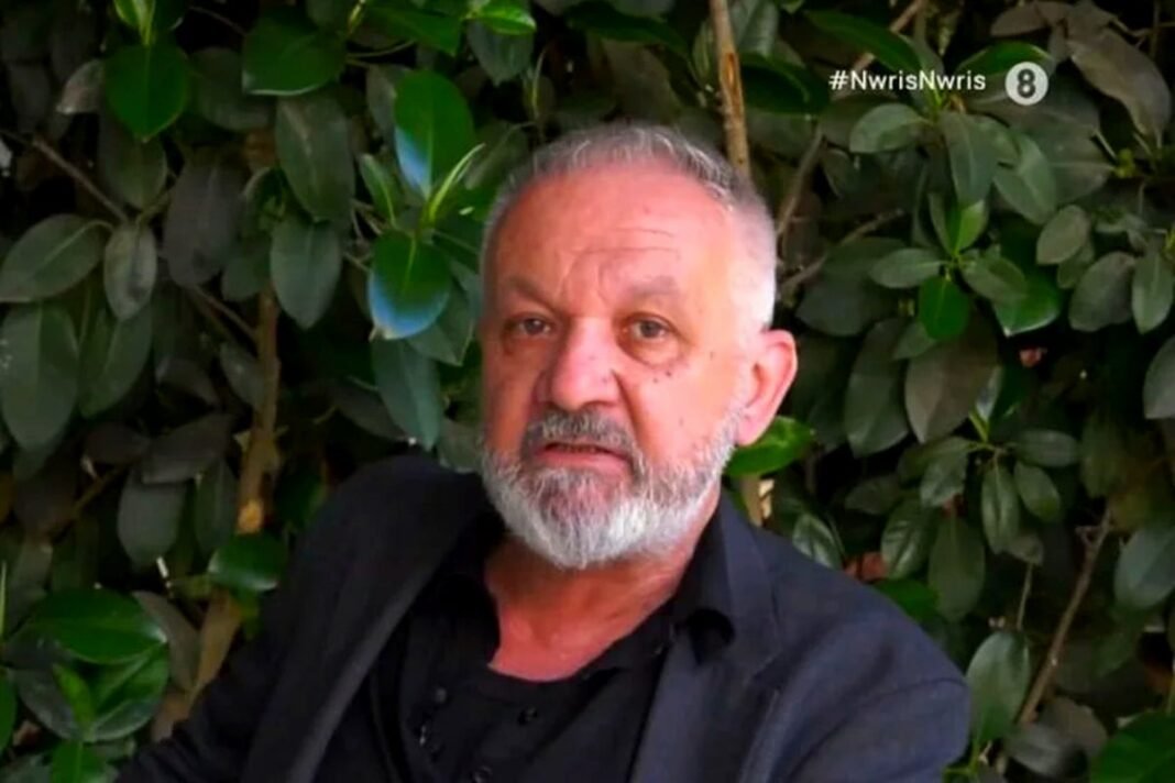 Χρήστος Θηβαίος: «Με συγκινούν ο Bloody Hawk, ο ΛΕΞ, οι Σκιαδαρέσες, έχουν κάτι τρομερά ταλαντούχο» – ΒΙΝΤΕΟ Χρήστος-Θηβαίος:-«Με-συγκινούν-ο-bloody-hawk,-ο-ΛΕΞ,-οι-Σκιαδαρέσες,-έχουν-κάτι-τρομερά-ταλαντούχο»-–-ΒΙΝΤΕΟ