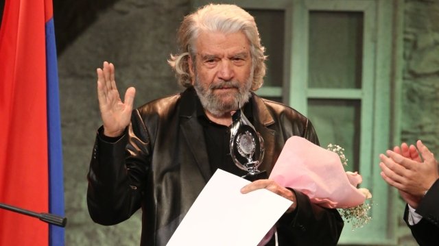 Η-Φίνος-Φιλμ-αποχαιρετά-τον-Άγγελο-Αντωνόπουλο-με-ένα-βίντεο:-Θα-τον-ευγνωμονούμε-αιώνια-για-το-ταλέντο-και-το-ήθος-του