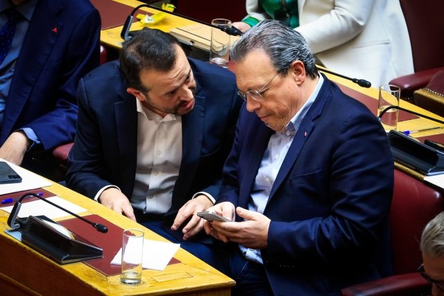 Εκρηκτικό κλίμα στον ΣΥΡΙΖΑ με μήνυμα Παππά προς Φάμελλο: Τα 3 σενάρια και η διάθεση «μεγάλου ξεκαθαρίσματος» στην Κεντρική Επιτροπή Εκρηκτικό-κλίμα-στον-ΣΥΡΙΖΑ-με-μήνυμα-Παππά-προς-Φάμελλο:-Τα-3-σενάρια-και-η-διάθεση-«μεγάλου-ξεκαθαρίσματος»-στην-Κεντρική-Επιτροπή