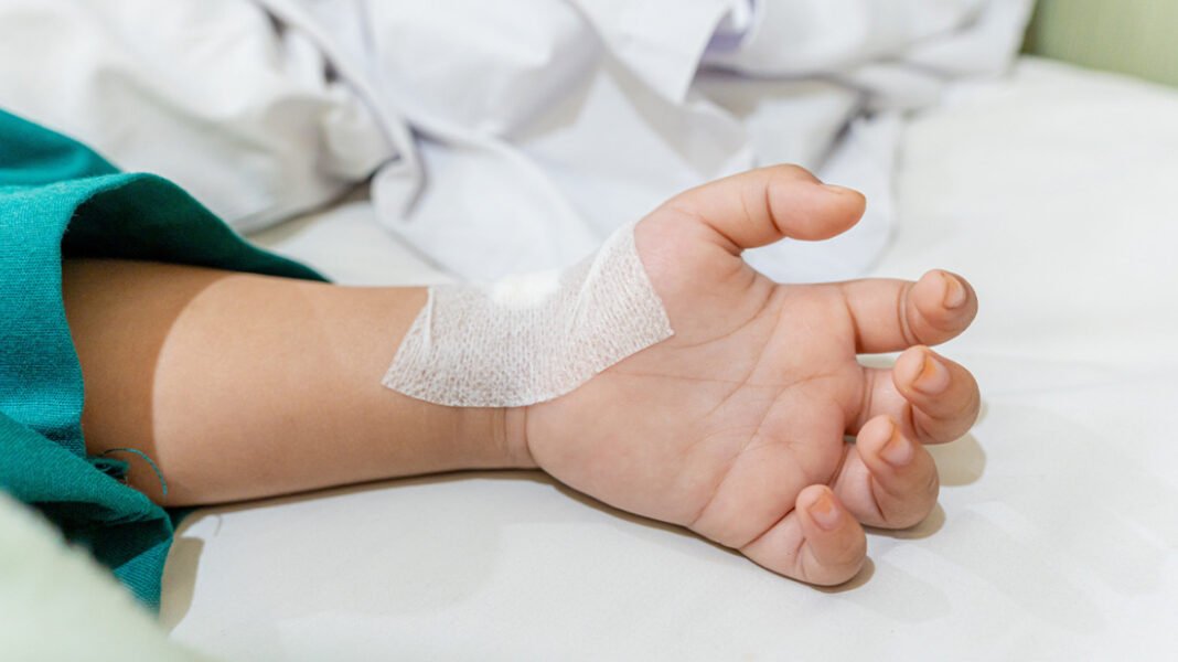 Συνεχίζει να νοσηλεύεται σε κρίσιμη κατάσταση η 3χρονη στο Μενίδι, δεν την έχει επισκεφθεί κανείς ένα 48ωρο μετά το τροχαίο Συνεχίζει-να-νοσηλεύεται-σε-κρίσιμη-κατάσταση-η-3χρονη-στο-Μενίδι,-δεν-την-έχει-επισκεφθεί-κανείς-ένα-48ωρο-μετά-το-τροχαίο