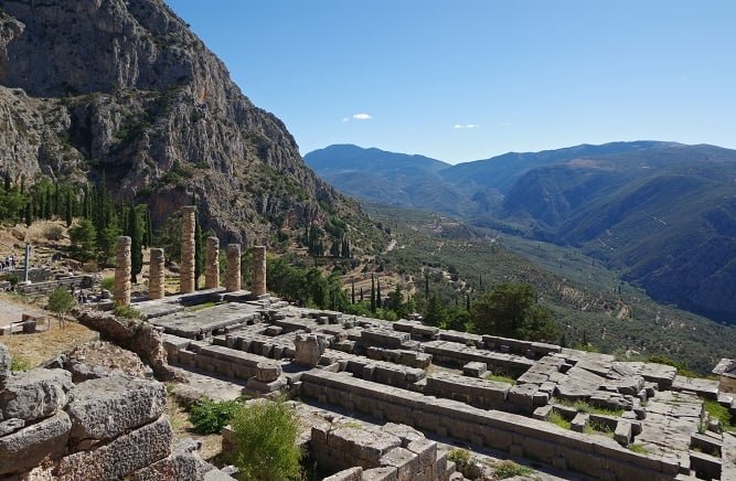 The Oracle of Delphi, Priestess Pythia, Who Spoke Truth to Power the-oracle-of-delphi,-priestess-pythia,-who-spoke-truth-to-power