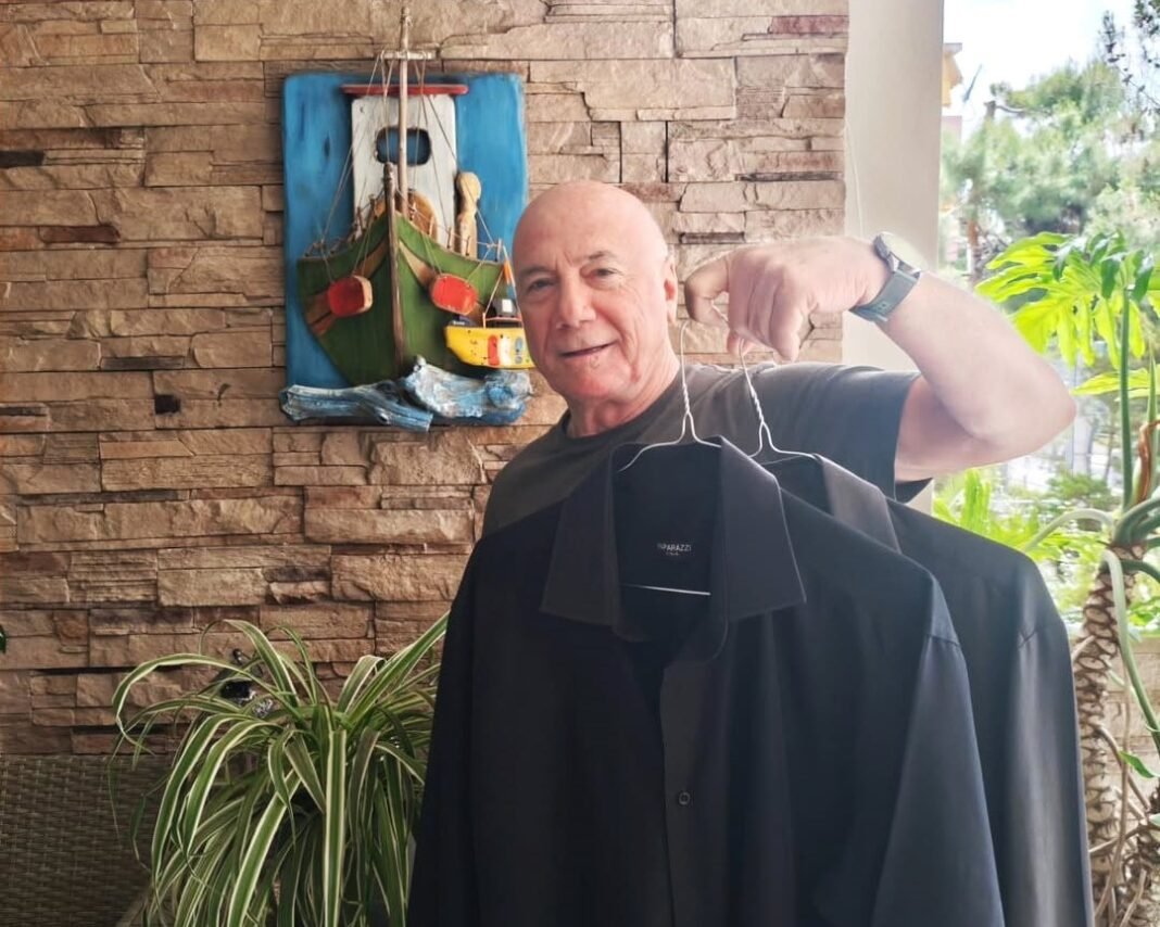 Τα «Δυο μαύρα πουκάμισα» του Μένιου Σακελλαρόπουλου έρχονται στο Mega με Μπισμπίκη και Μυριαγκό Τα-«Δυο-μαύρα-πουκάμισα»-του-Μένιου-Σακελλαρόπουλου-έρχονται-στο-mega-με-Μπισμπίκη-και-Μυριαγκό