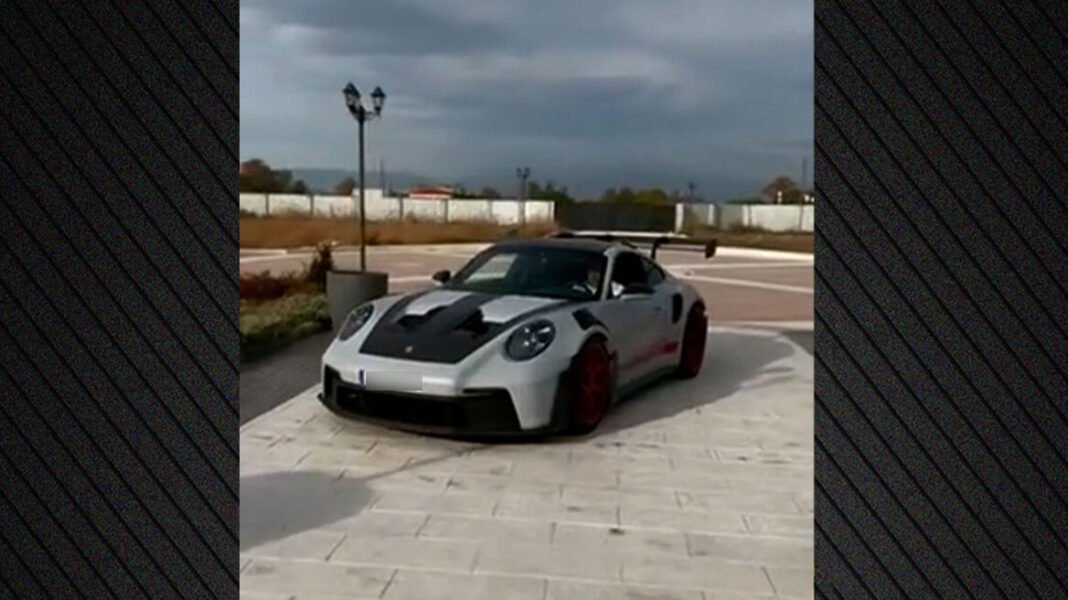 Τα supercars των Βιλανάκηδων στο μικροσκόπιο των Αρχών: Δείτε βίντεο με την Porsche GT3 RS των 350.000 ευρώ μέσα στον οικισμό της οικογένειας Τα-supercars-των-Βιλανάκηδων-στο-μικροσκόπιο-των-Αρχών:-Δείτε-βίντεο-με-την-porsche-gt3-rs-των-350.000-ευρώ-μέσα-στον-οικισμό-της-οικογένειας